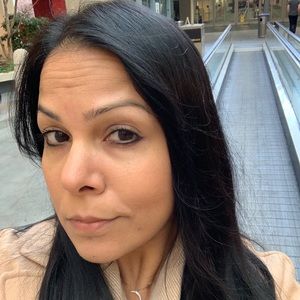 Meet your Posher, Azra